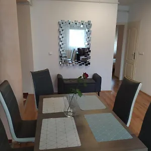 https://kristaly-apartman-szeged.szeged-hotels.com